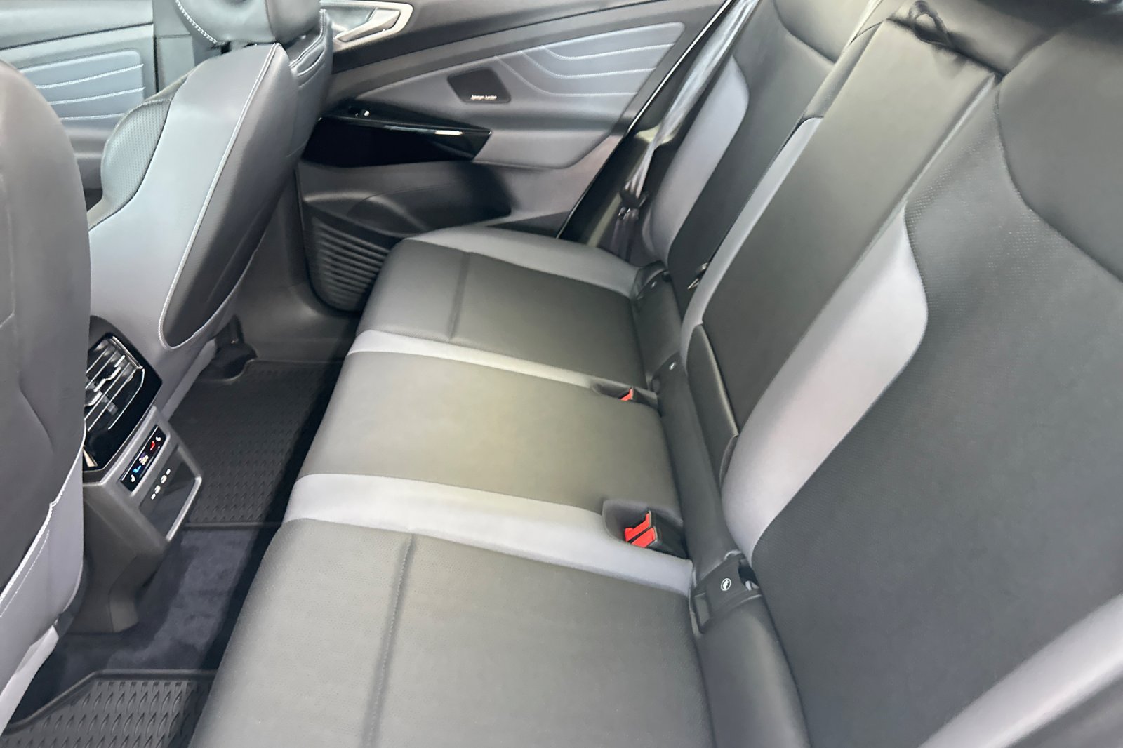 New 2026 Volkswagen ID.4 Pro S Plus AWD/4WD image 10