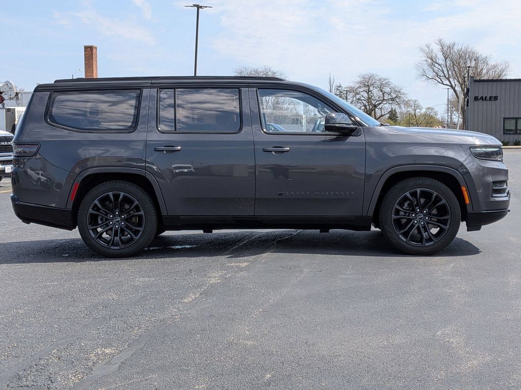 Used 2024 Jeep Grand Wagoneer Series III w/ Quick Order Packagew 28T AWD/4WD image 8