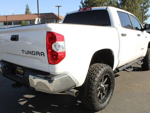 Used 2017 Toyota Tundra SR5 w/ SR5 Upgrade Package RWD image 40