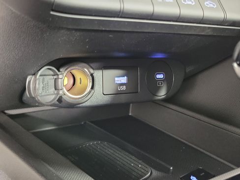 New 2025 Hyundai Elantra SEL image 18