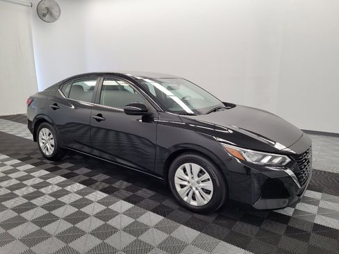 Used 2025 Nissan Sentra S FWD image 11