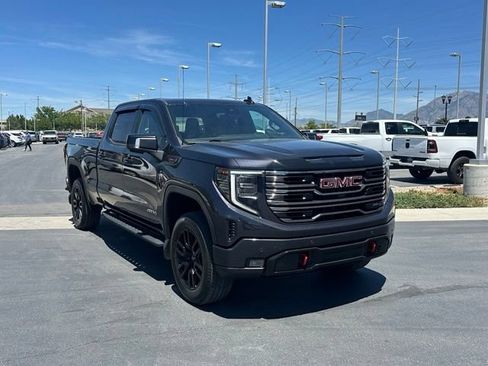 Used 2022 GMC Sierra 1500 AT4 w/ AT4 Premium Package AWD/4WD image 10