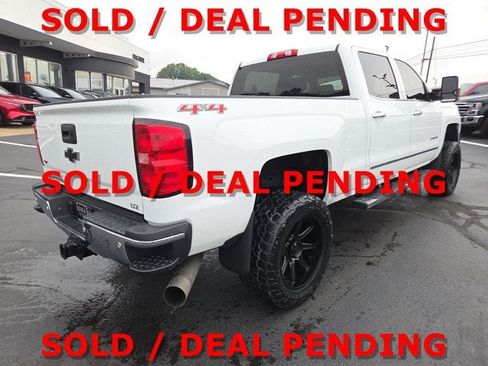 Used 2015 Chevrolet Silverado 2500 LTZ w/ Duramax Plus Package AWD/4WD image 5