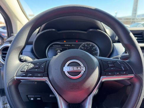 Used 2025 Nissan Versa SV image 25