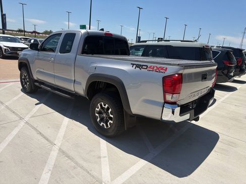 Used 2016 Toyota Tacoma TRD Off-Road w/ Towing Package AWD/4WD image 5