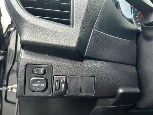 Used 2015 Toyota Corolla L image 13