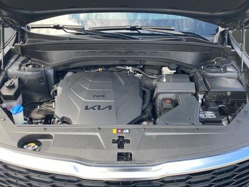 Certified 2022 Kia Telluride SX w/ Towing Package FWD image 29