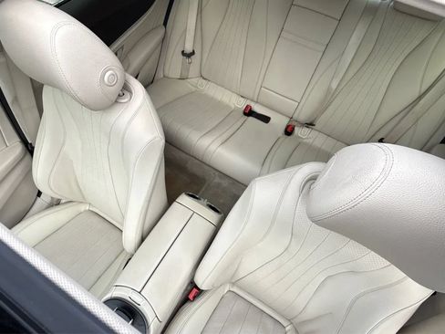 Used 2018 Mercedes-Benz E 300 image 19