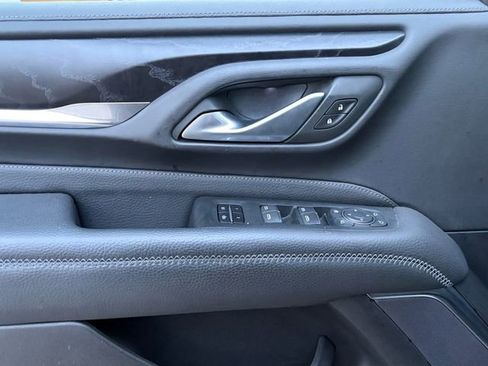 Used 2022 GMC Yukon XL Denali w/ Advanced Technology Package image 4