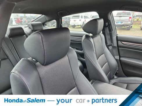 Used 2022 Honda Accord Sport image 11