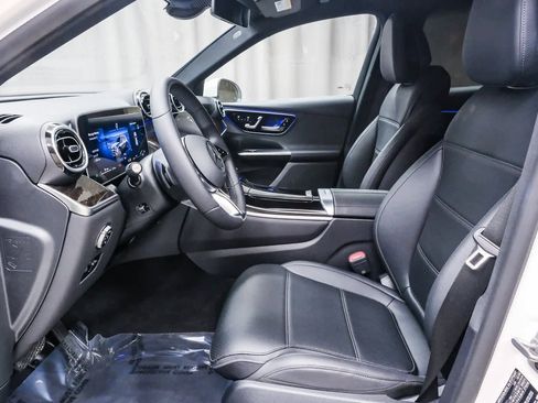 Certified 2025 Mercedes-Benz GLC 300 image 18