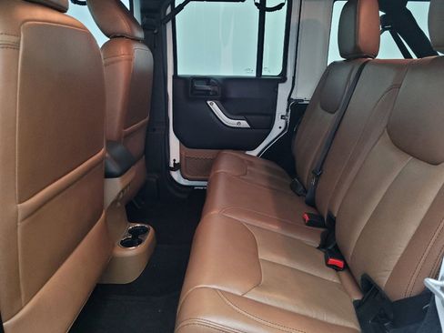 Used 2017 Jeep Wrangler Unlimited Sahara w/ Mopar Chrome Edition Group image 18