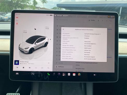 Used 2023 Tesla Model Y Performance AWD/4WD image 4