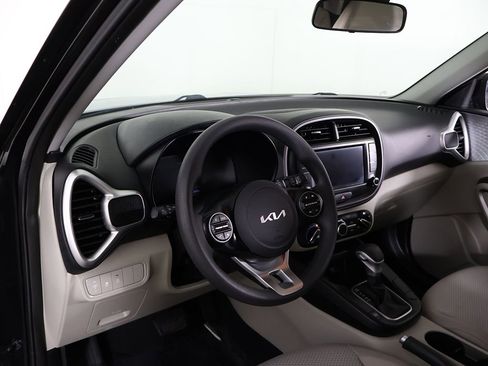 Used 2023 Kia Soul LX FWD image 23