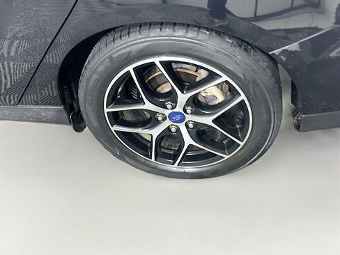 Used 2017 Ford Focus SEL image 11
