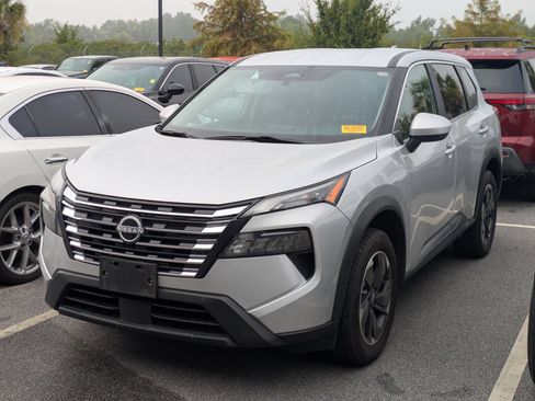 Certified 2024 Nissan Rogue SV AWD/4WD image 5
