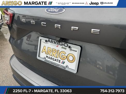 Used 2023 Ford Escape ST-Line FWD image 9