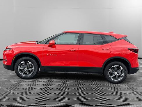 Used 2025 Chevrolet Blazer LT image 4