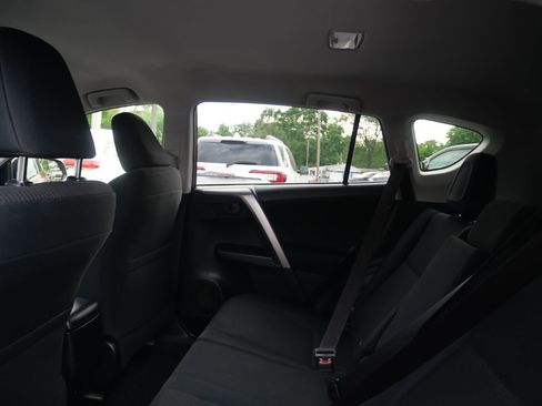 Used 2018 Toyota RAV4 LE w/ All Weather Liner Package AWD/4WD image 18