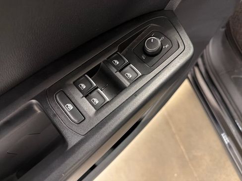 Used 2019 Volkswagen Atlas SE FWD image 21
