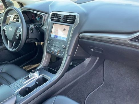 Used 2020 Ford Fusion SEL image 18