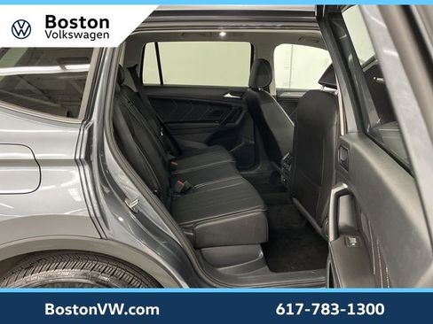 Certified 2022 Volkswagen Tiguan SE image 12