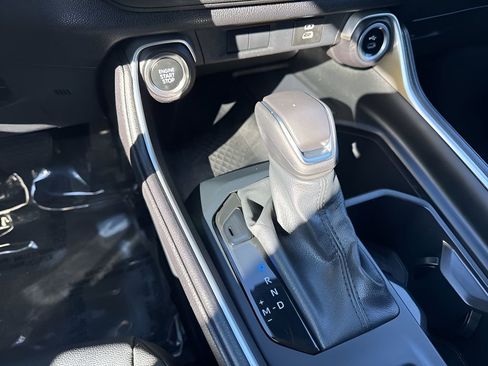 Used 2025 Toyota Grand Highlander XLE image 17