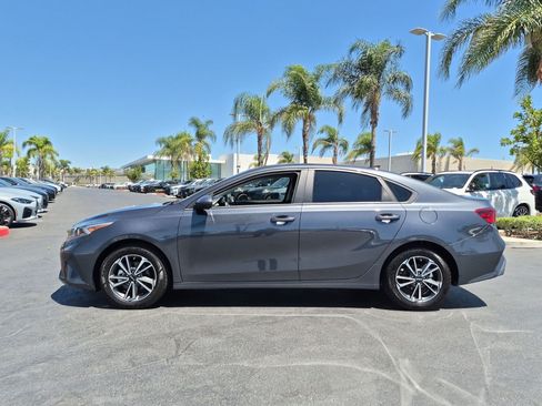 Used 2023 Kia Forte LXS FWD image 7