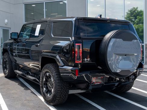 Used 2024 GMC Hummer EV 2X w/ Extreme Off-Road Package AWD/4WD image 17