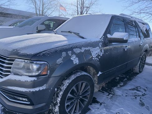 Used 2015 Lincoln Navigator L Base image 4