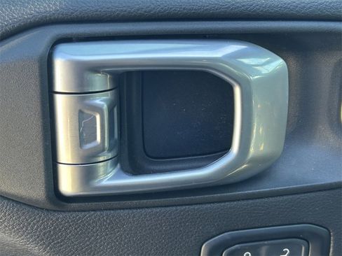 Used 2023 Jeep Wrangler Unlimited Sahara w/ Cold Weather Group image 29