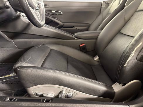 Used 2017 Porsche 718 Boxster S RWD image 25