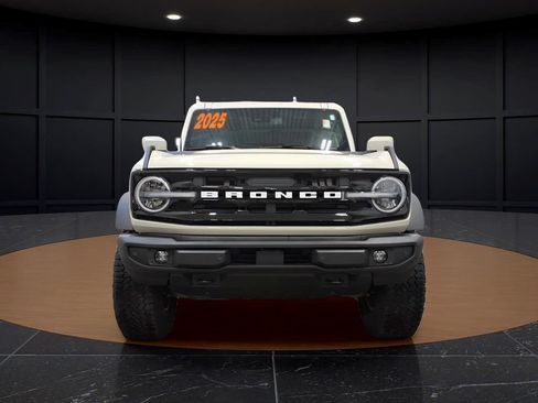 Certified 2025 Ford Bronco Outer Banks w/ Sasquatch Package AWD/4WD image 2