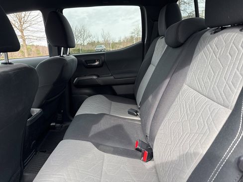 Used 2023 Toyota Tacoma TRD Off-Road image 11