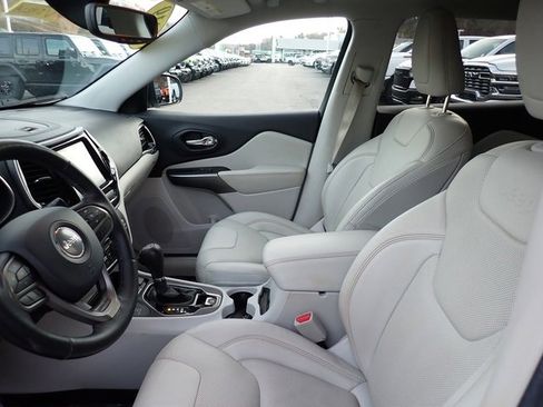 Certified 2019 Jeep Cherokee Limited w/ Trailer Tow Group image 14