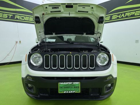 Used 2017 Jeep Renegade Latitude AWD/4WD image 4