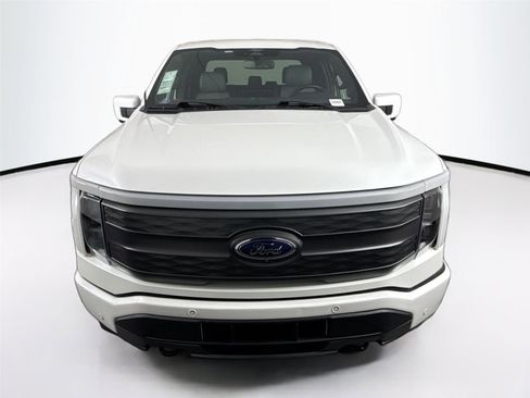 Used 2022 Ford F150 Lightning Lariat image 3