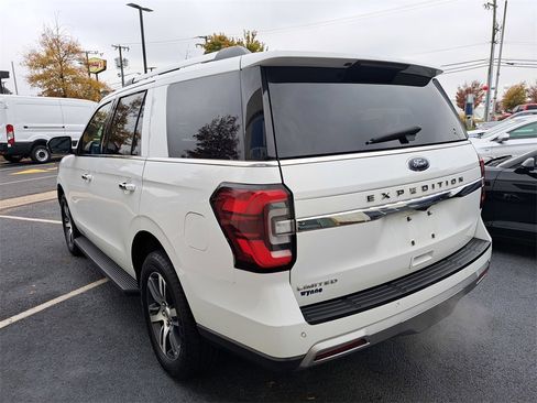 Used 2024 Ford Expedition Limited image 4