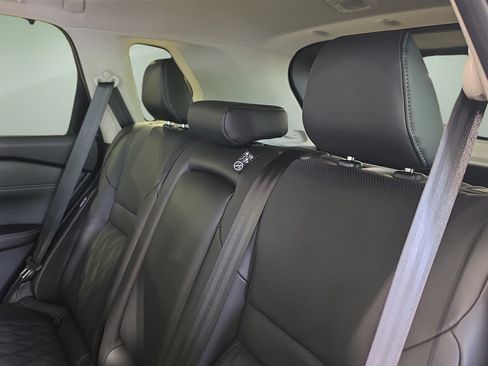Used 2025 Nissan Rogue Platinum w/ Platinum Premium Package AWD/4WD image 17