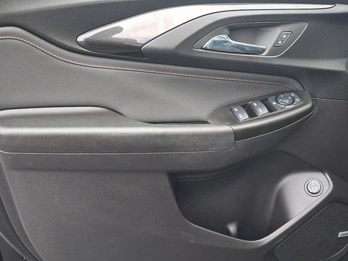 Used 2022 Chevrolet TrailBlazer RS w/ Sun and Liftgate Package image 13