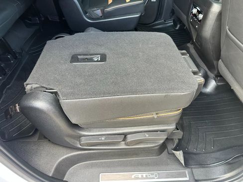 Used 2023 GMC Yukon XL AT4 image 29