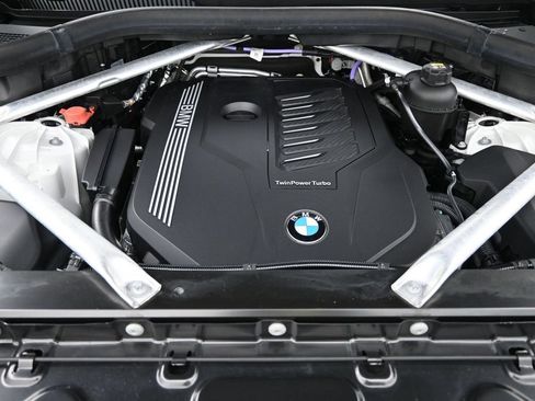 Used 2022 BMW X6 xDrive40i w/ Executive Package AWD/4WD image 18