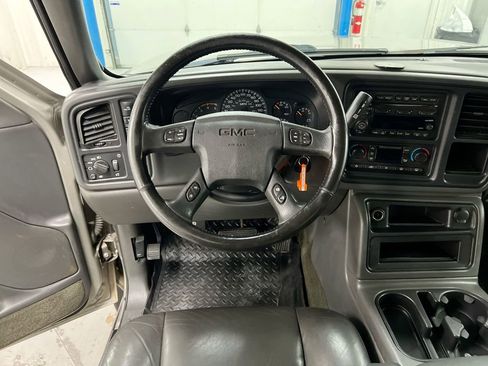 Used 2003 GMC Sierra 2500 SLT w/ SLT Preferred Equipment Group image 18
