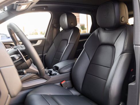 New 2026 Porsche Cayenne AWD/4WD image 5