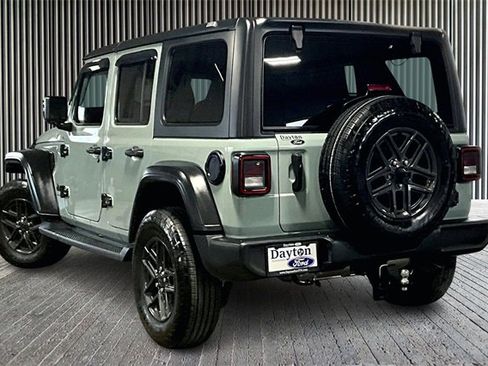 Used 2024 Jeep Wrangler Sport S image 12