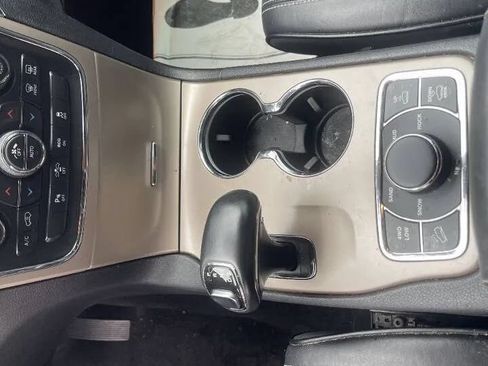 Used 2014 Jeep Grand Cherokee Overland w/ Advanced Technology Group AWD/4WD image 23