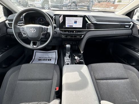 Used 2025 Toyota Camry LE image 21