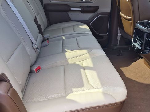 Used 2019 RAM 1500 Laramie AWD/4WD image 29