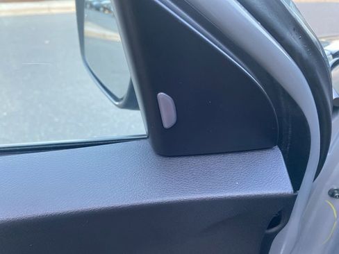 Used 2021 Nissan Kicks SR w/ SR Premium Package image 18