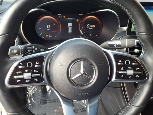 Used 2022 Mercedes-Benz GLC 300 4MATIC image 24